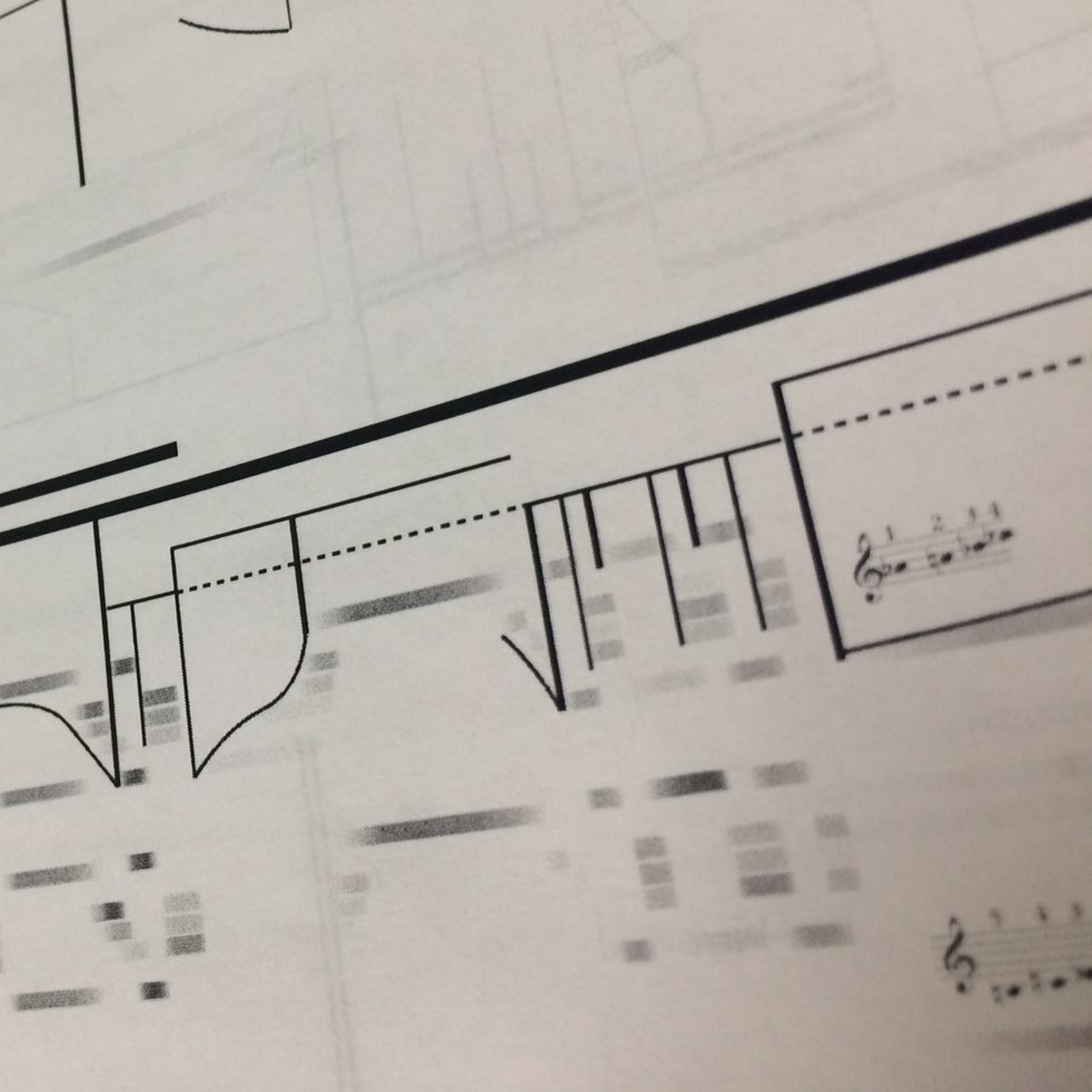 Les notes sonnent... ou pas: Julia Den Boer sur les micro-variations de Sam Yulsman