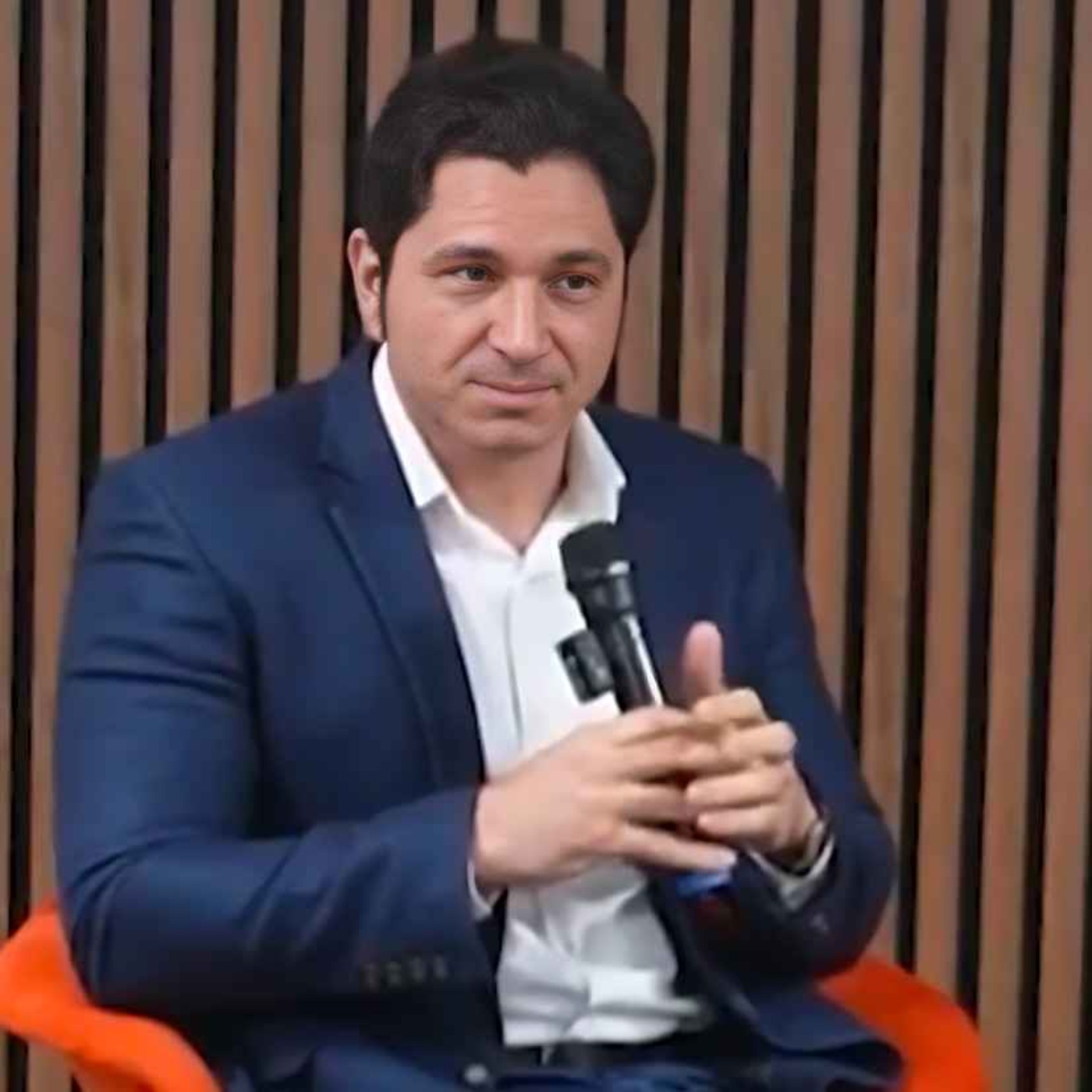 نشست نقد و بررسی کتاب «اینترنت و رفتار سیاسی در ایران» با حضور مجتبی قلی‌پور، نویسنده کتاب به همت پلتفرم کارزار