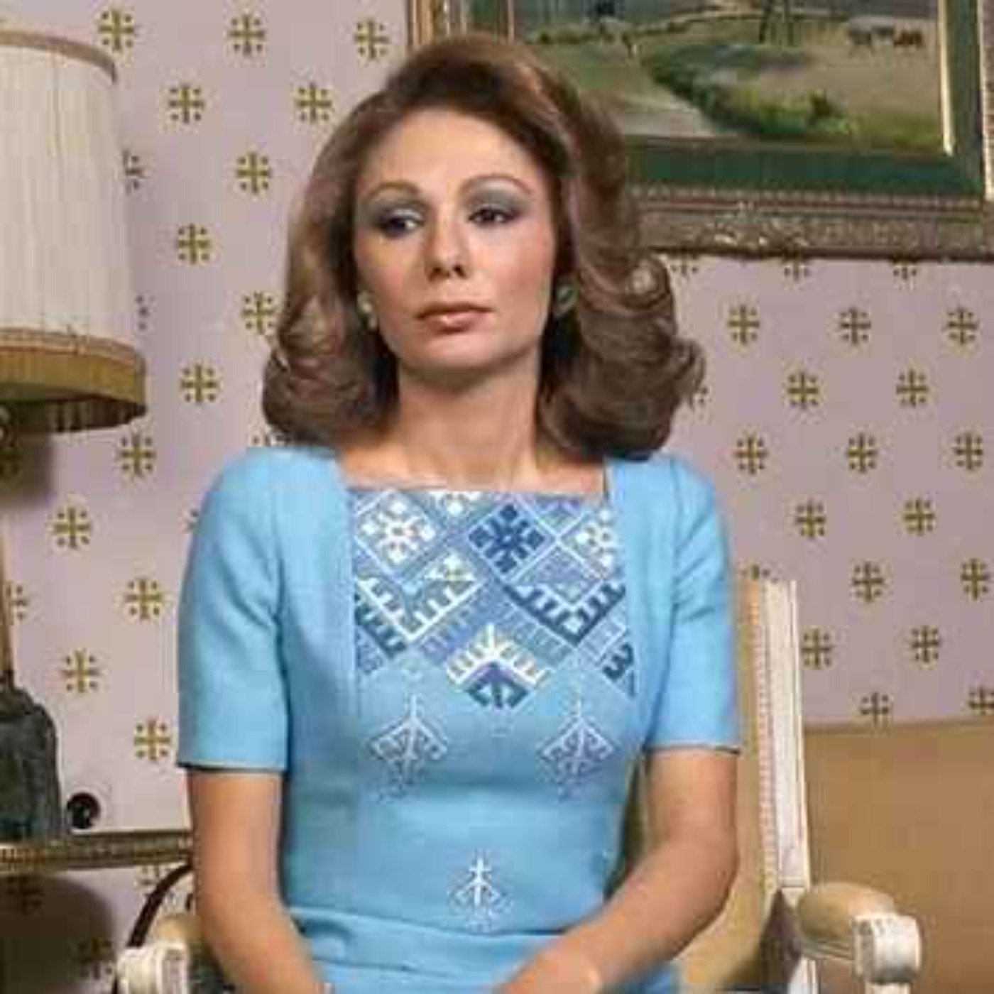 طنین تاریخ |  قسمت سی‌ و سوم | شهبانو فرح پهلوی از مضرات چاپلوسی می‌گوید
