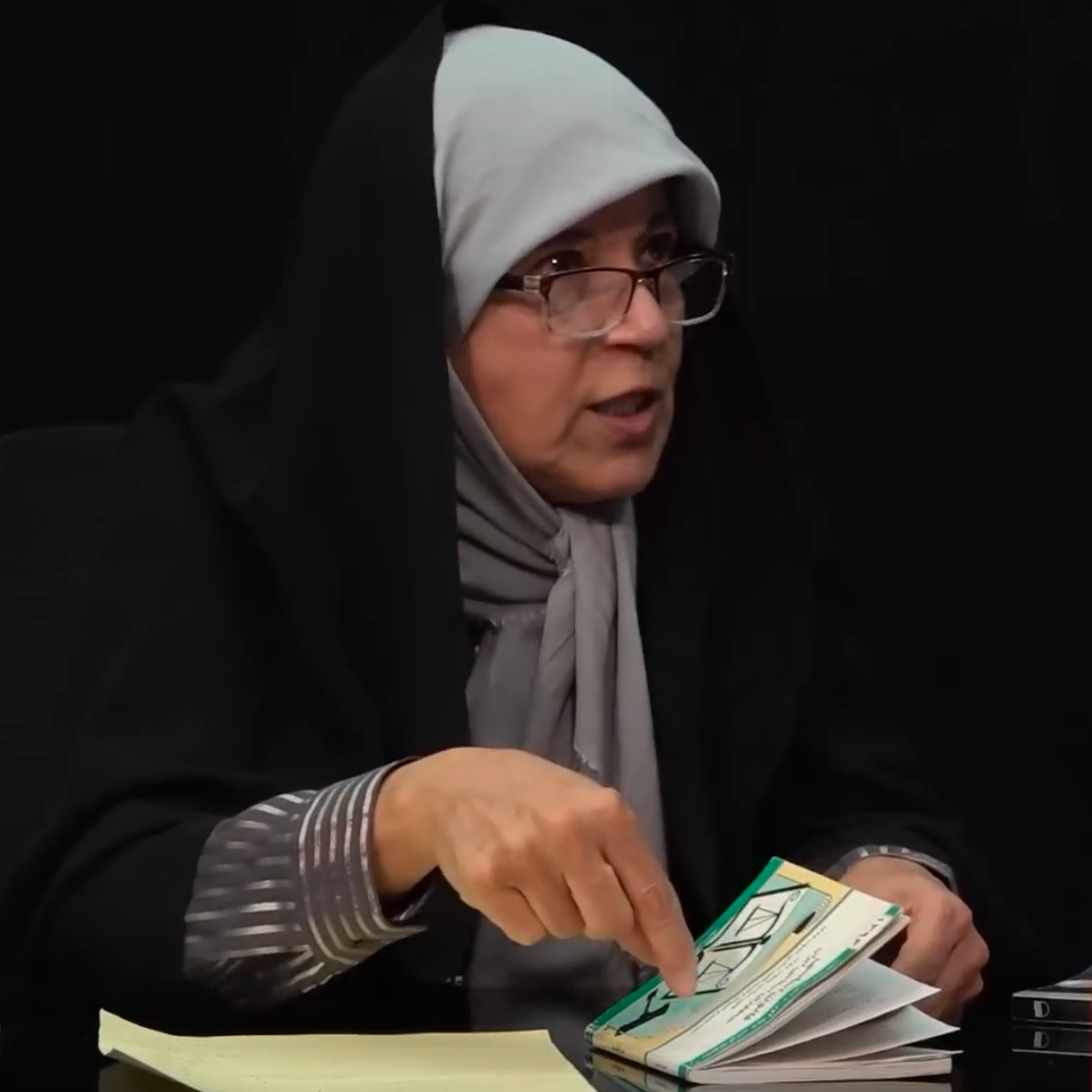 نقد بی‌پروای فائزه هاشمی به قانون اساسی: الان دیگه علی مانده و حوضش