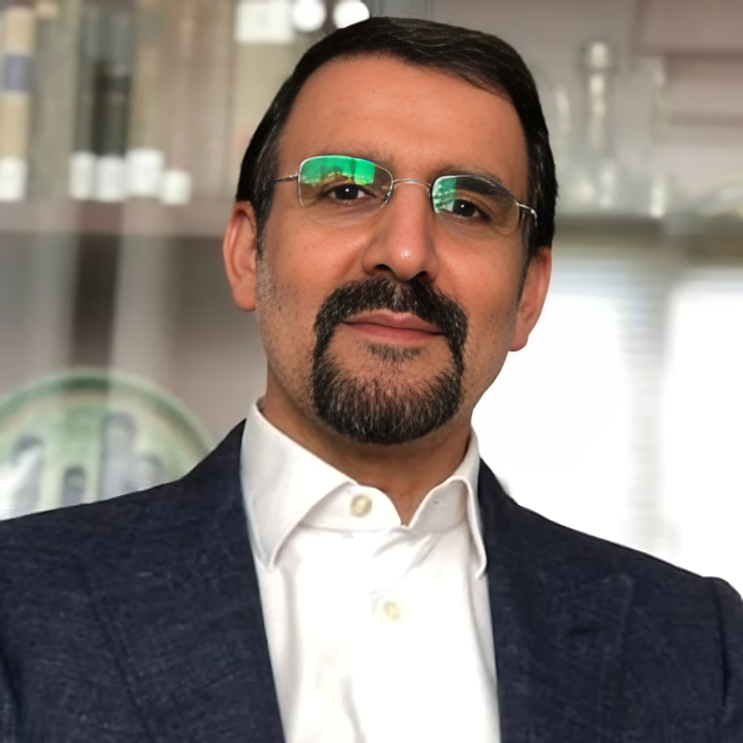 هشدار مهدی سنایی درباره پرتگاه تحریم‌ها؛ ایران بین چکش ترامپ و سندان تحریم‌ها / ۱۴۰۴، نقطه عطف یا پرتگاه نظام؟