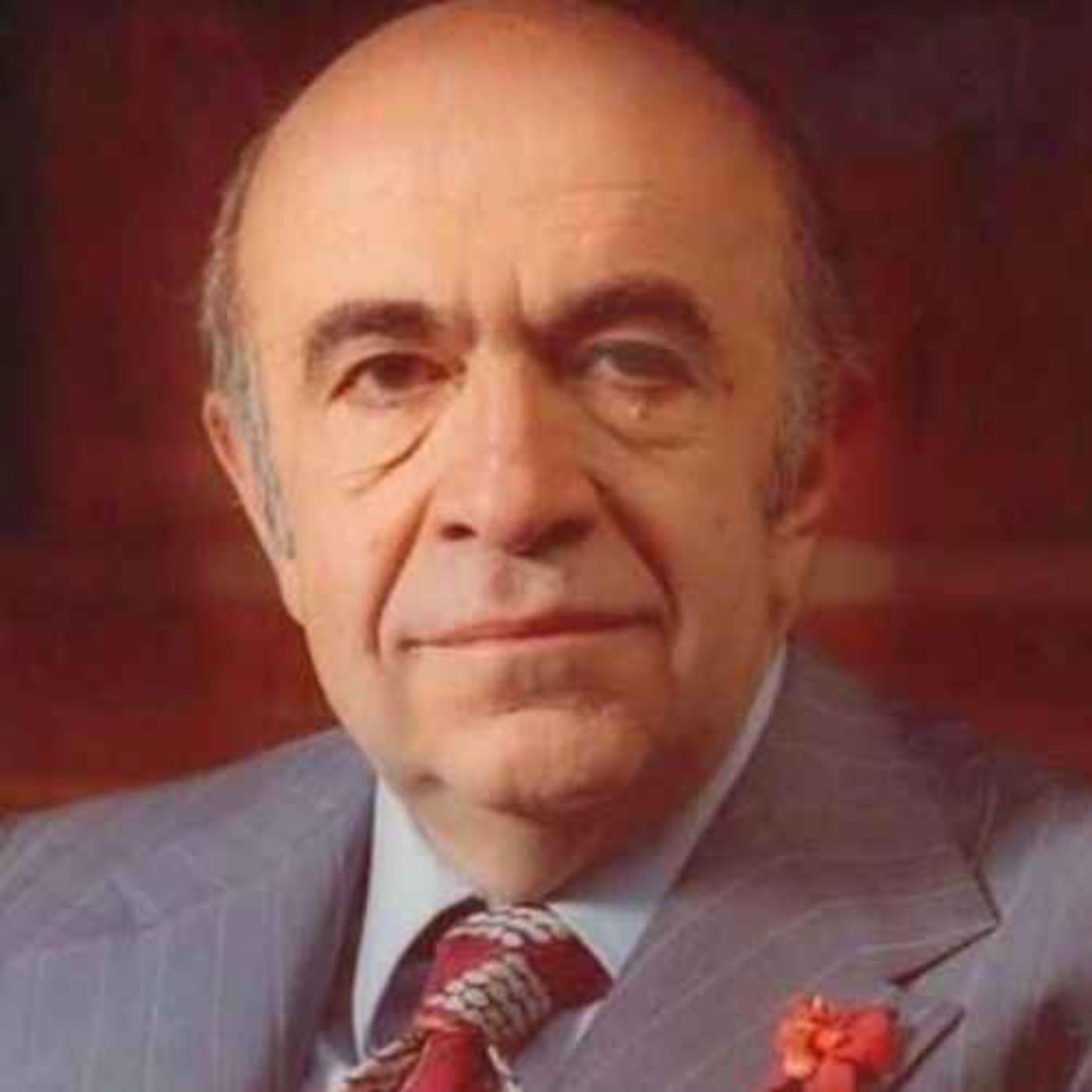 مصاحبه تلویزیونی و تاریخی با امیرعباس هویدا در زمان نخست وزیری او - بهمن ۱۳۵۳