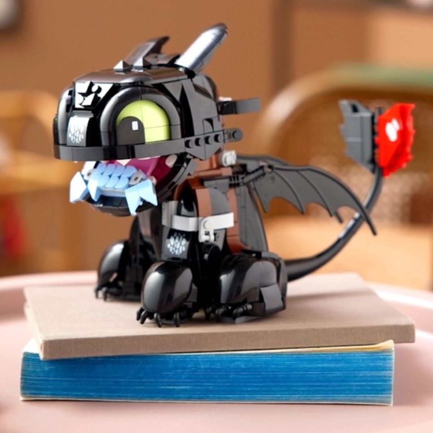 HOW TO TRAIN YOUR DRAGON’s Toothless Is Flying to LEGO Stores Soon