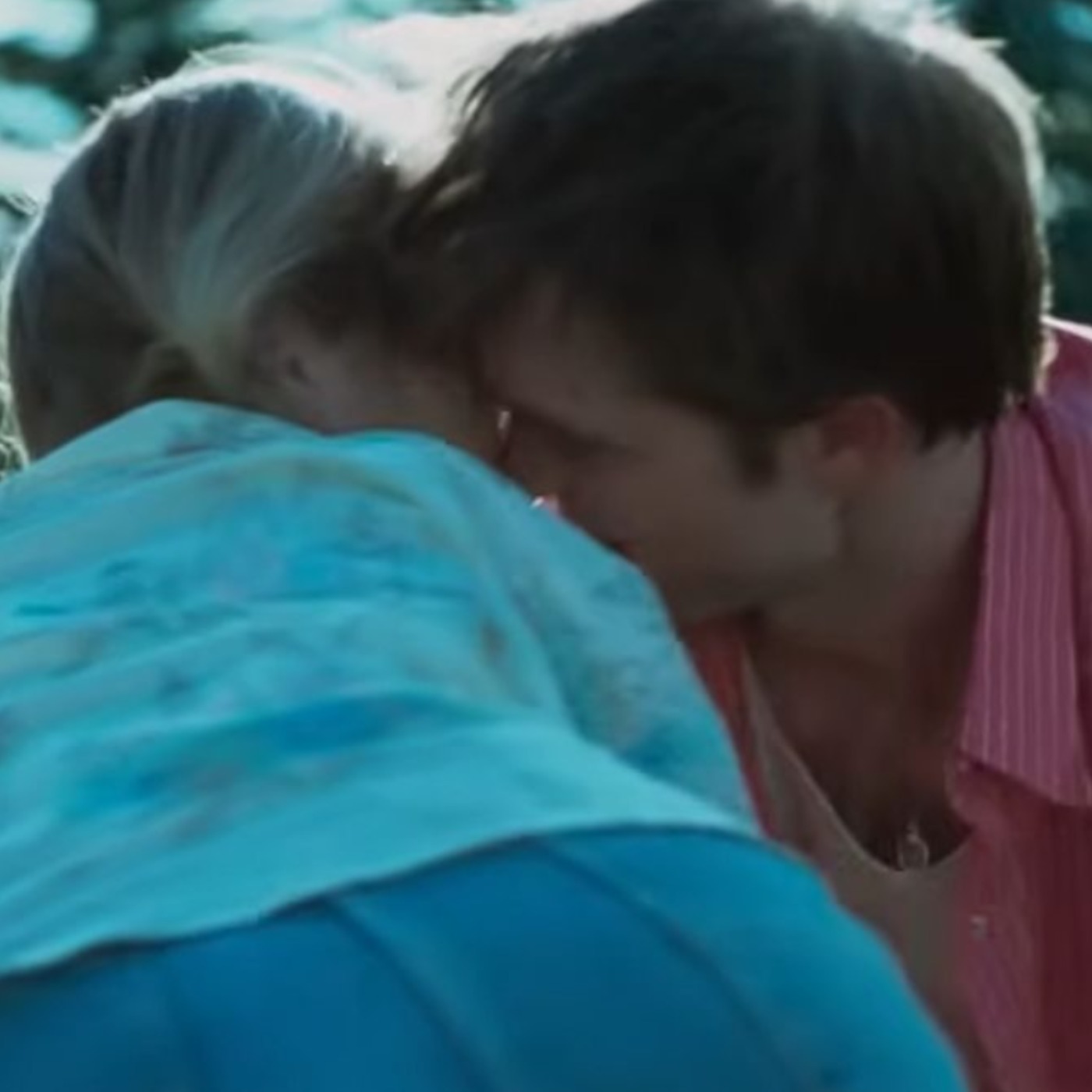 Robert Pattinson and Jennifer Lawrence Crawl in Grass and Bark in DIE, MY LOVE Trailer