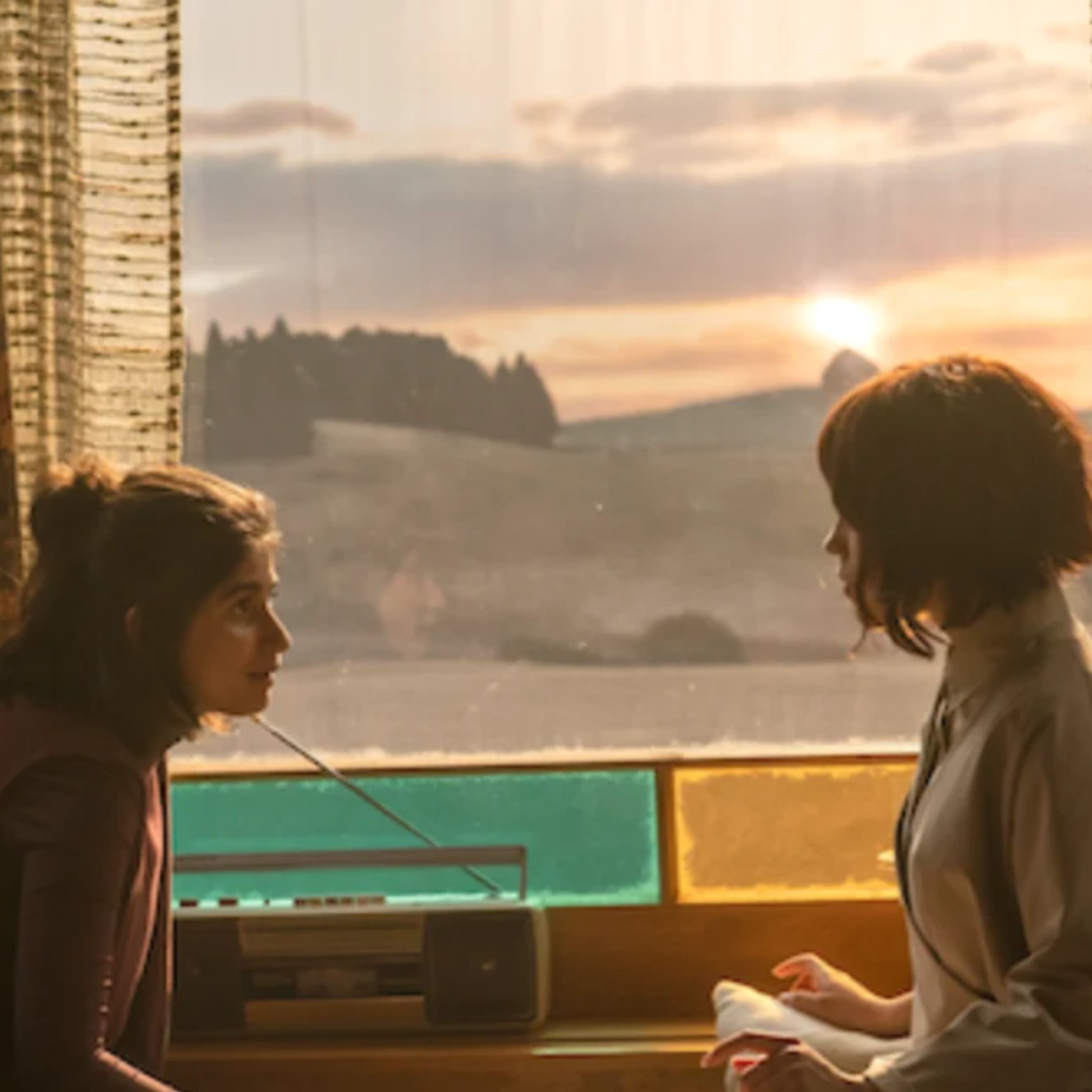 Jenna Ortega Is an AI Robot in KLARA AND THE SUN’s Delightfully Weird Trailer episode artwork
