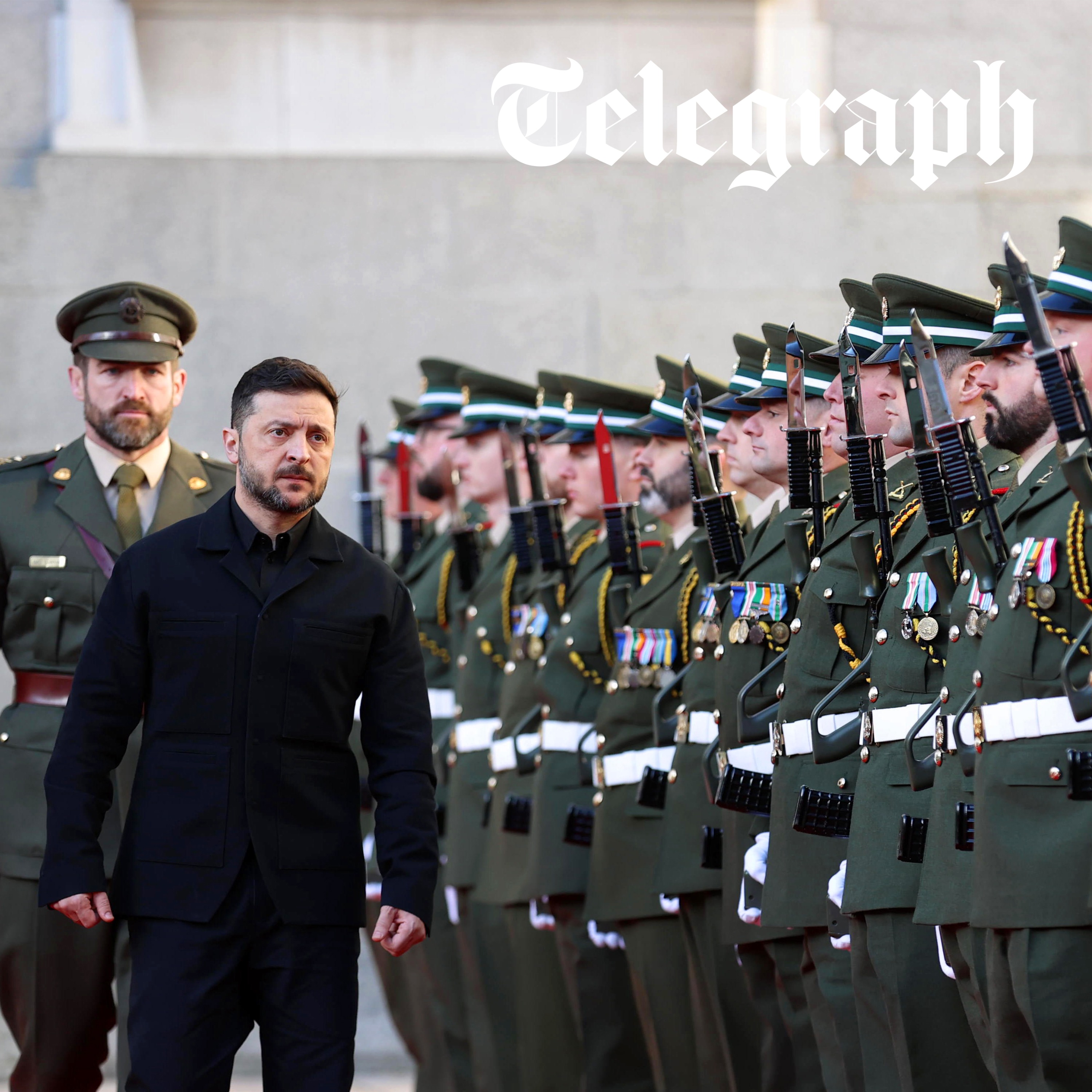 Порт у Керченського моста ‘взрывается’, дроны летят к самолёту Зеленского