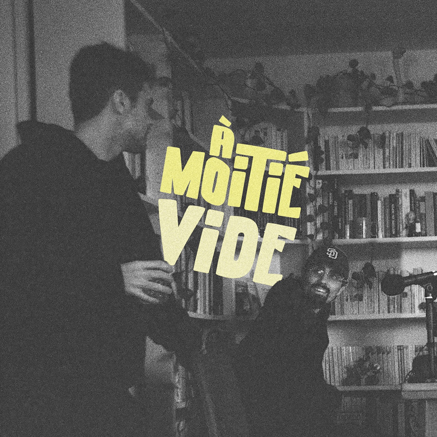 À moitié plein