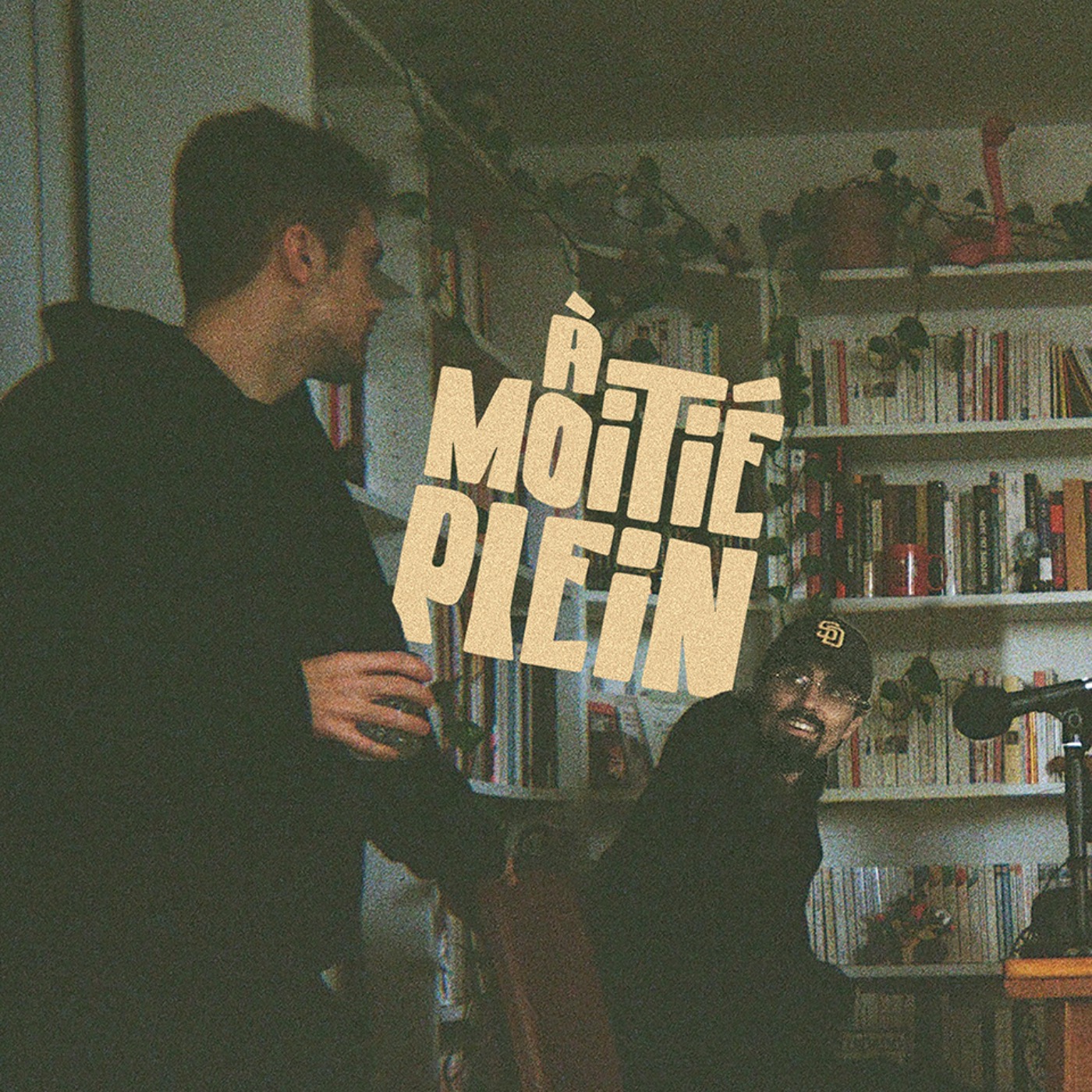 À moitié plein