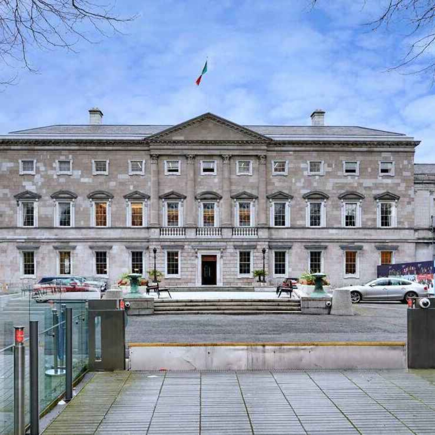 Dunshaughlin Parents Protest at The Dáil Today As Frustration Grows at Lack of School Places - 26/03/2026 episode artwork