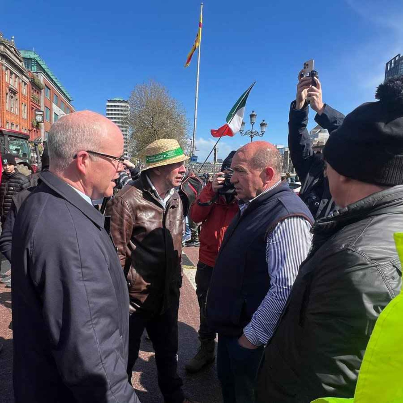 Meath-West TD Says Government's Handling of Fuel Crisis Has Been a 'Fiasco' - 13/04/2026 episode artwork
