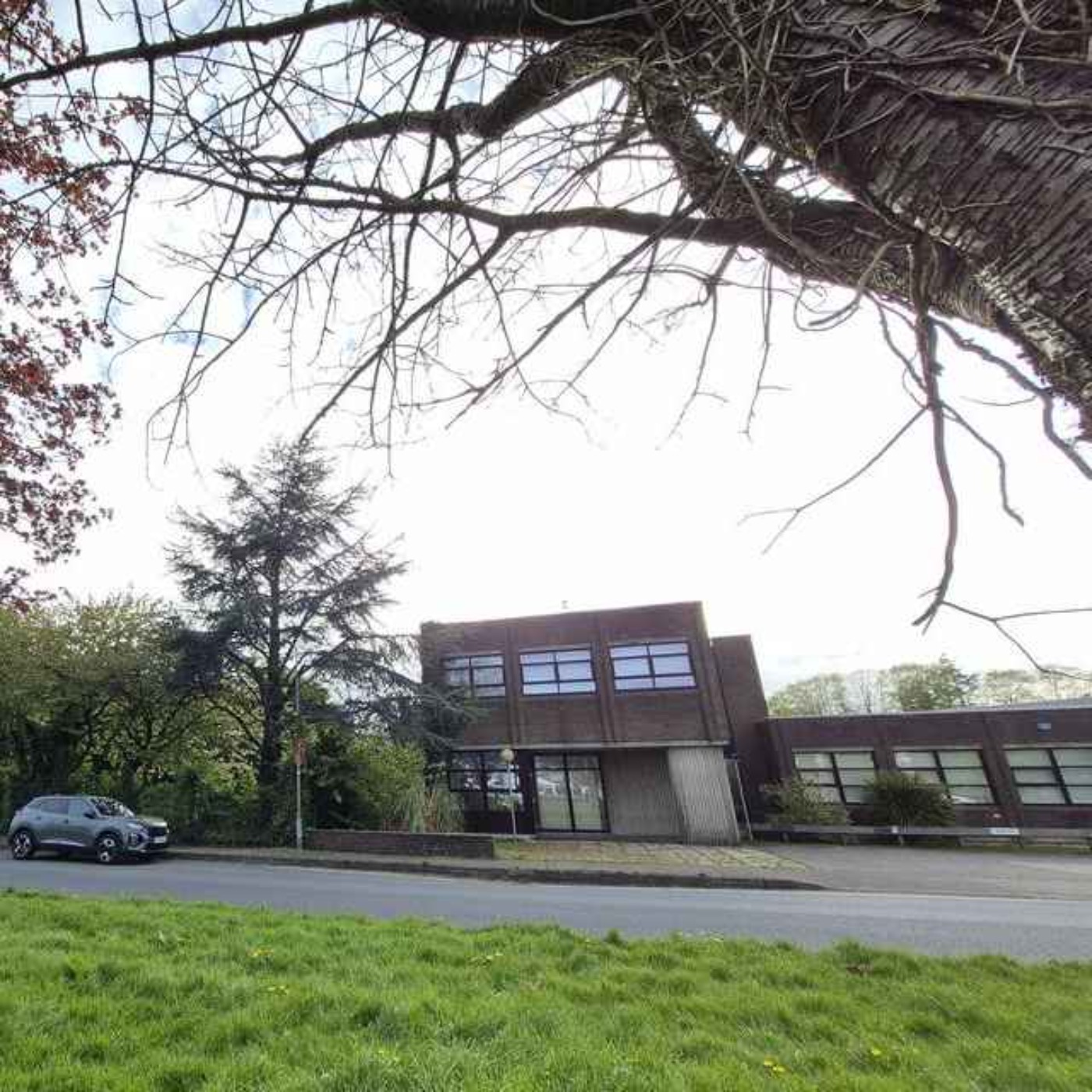 Residents Appeal to Louth County Council for ‘Open Dialogue’ Over Dundalk Fire Station Plans - 30/04/2026 episode artwork