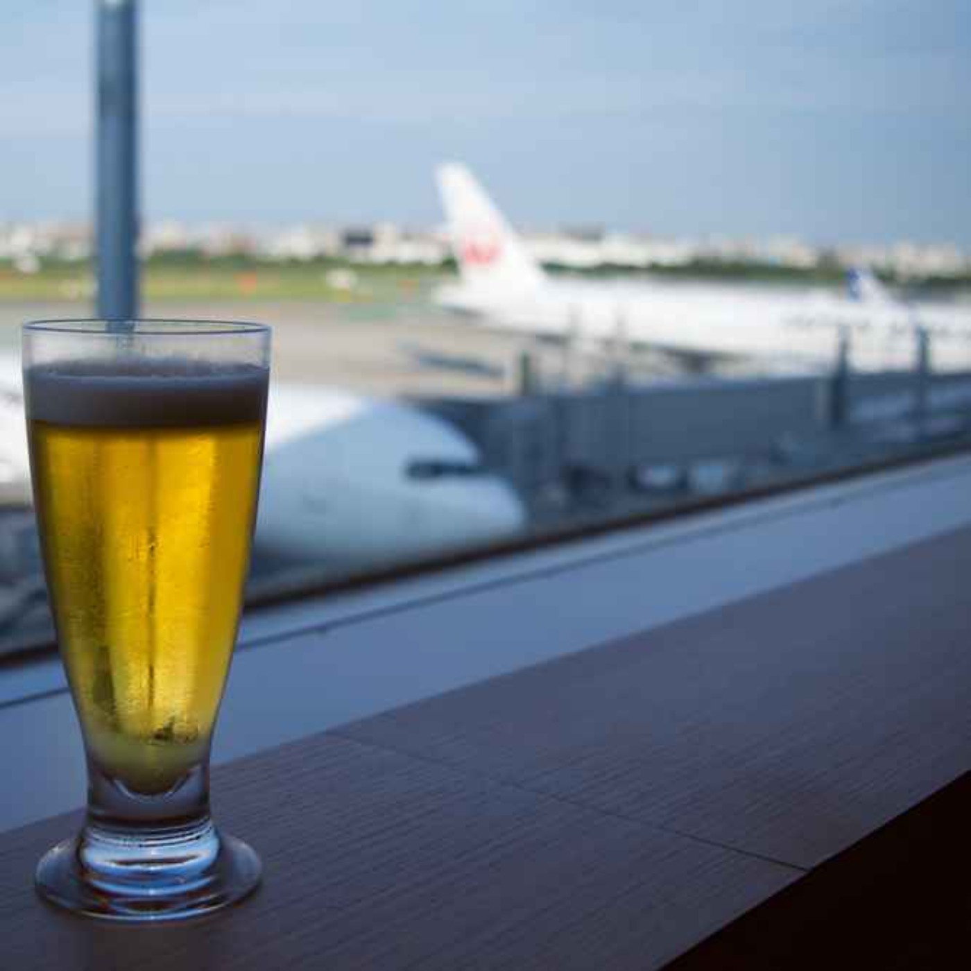 'Who Needs to Drink Beer at That Time?' Ryanair Boss Calls for Ban on Early Morning Pre-Flight Pint - 07/05/2026 episode artwork