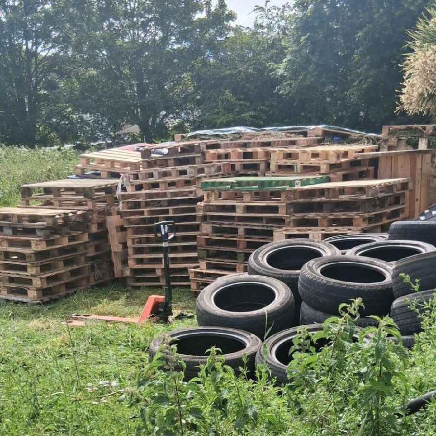 Bonfire Stockpiling Already Underway in Drogheda as Businesses Urged to Act - 24/08/2026 episode artwork