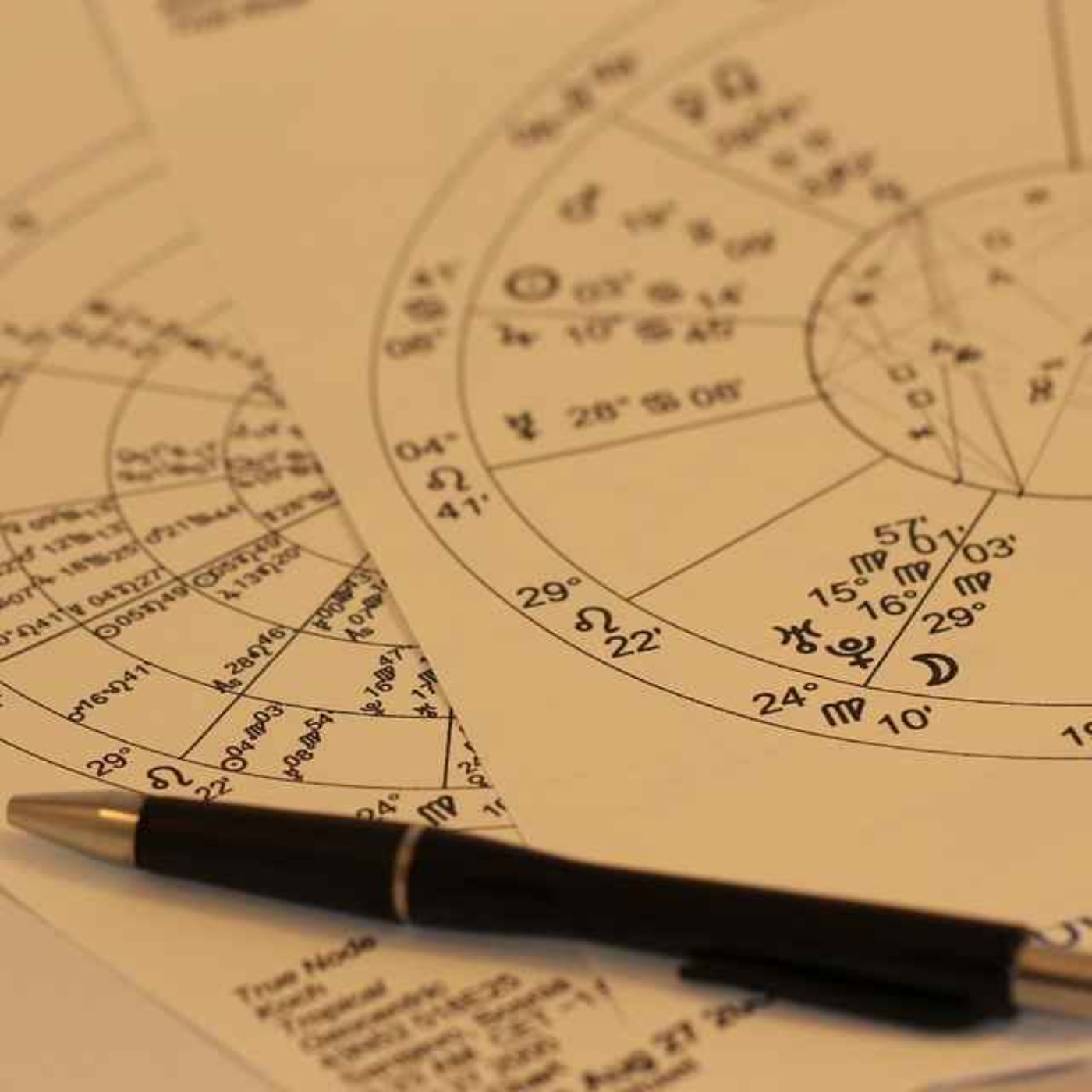 Bleu Nuit Astrologie