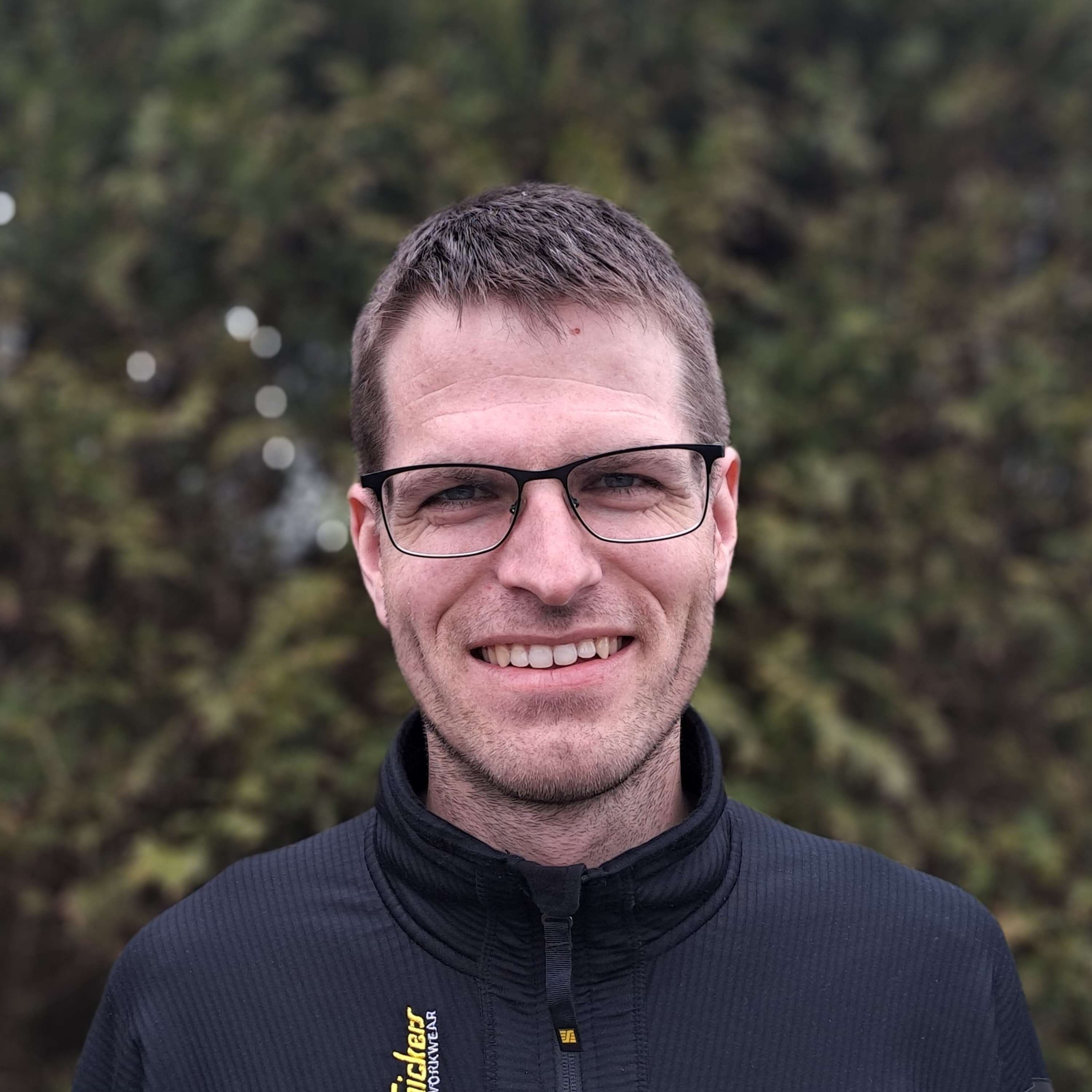 Gler seg over teltliv og kristne møter