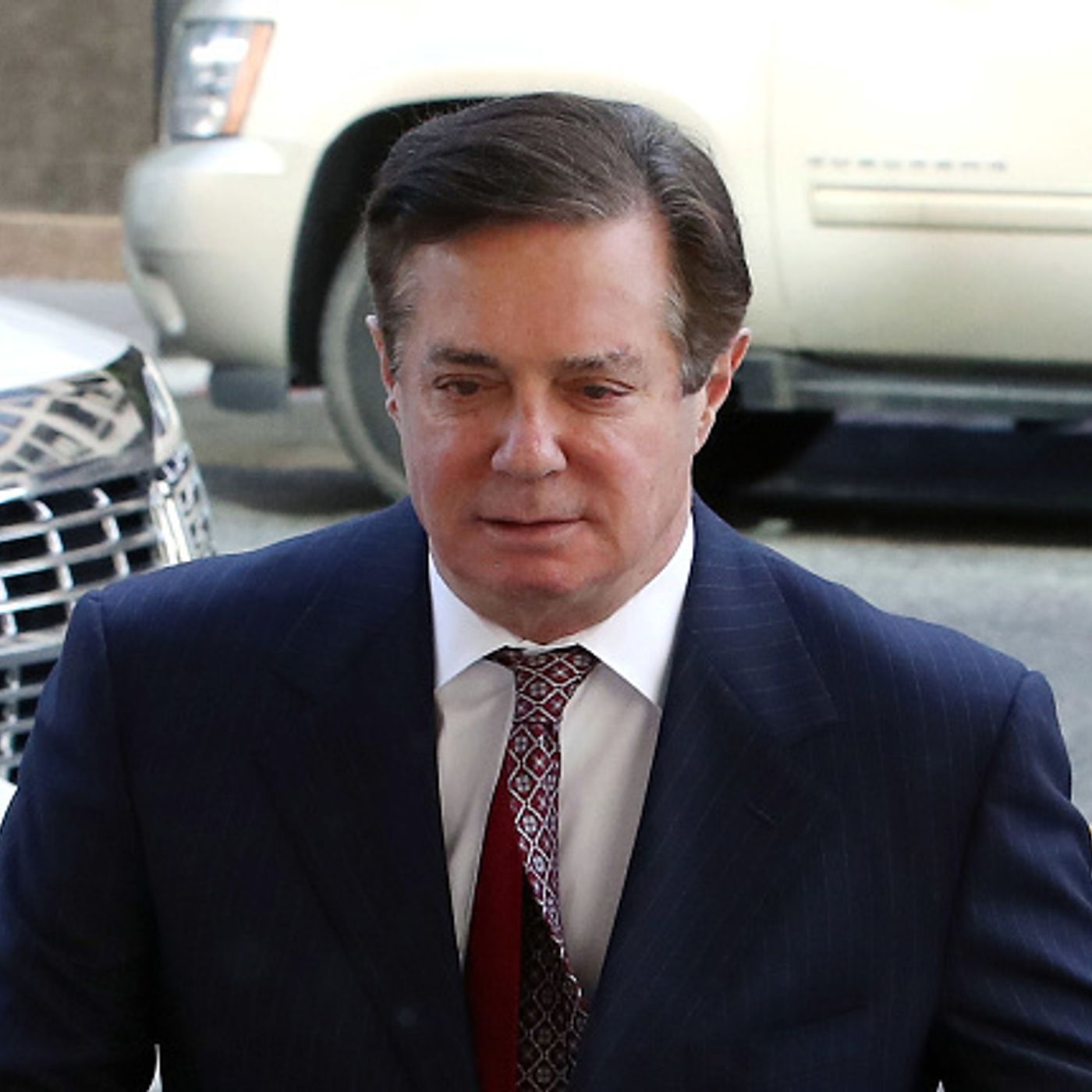 Paul Manafort takes a plea deal - is he about to betray Trump?
