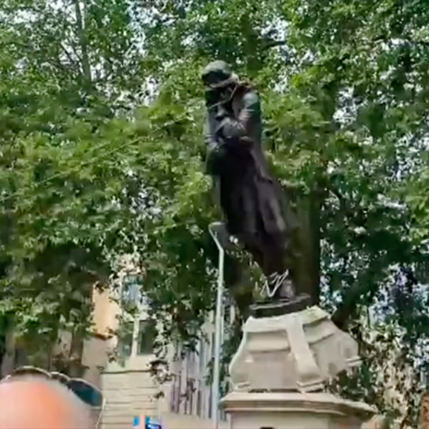 Coffee House Shots: The politics of toppling a statue