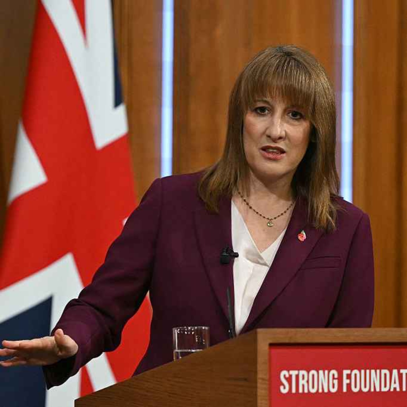 Reeves prepares the public for tax hikes