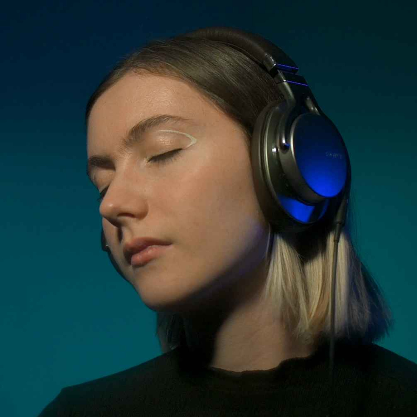 ASMR - Ear Cupping - The underwater effect