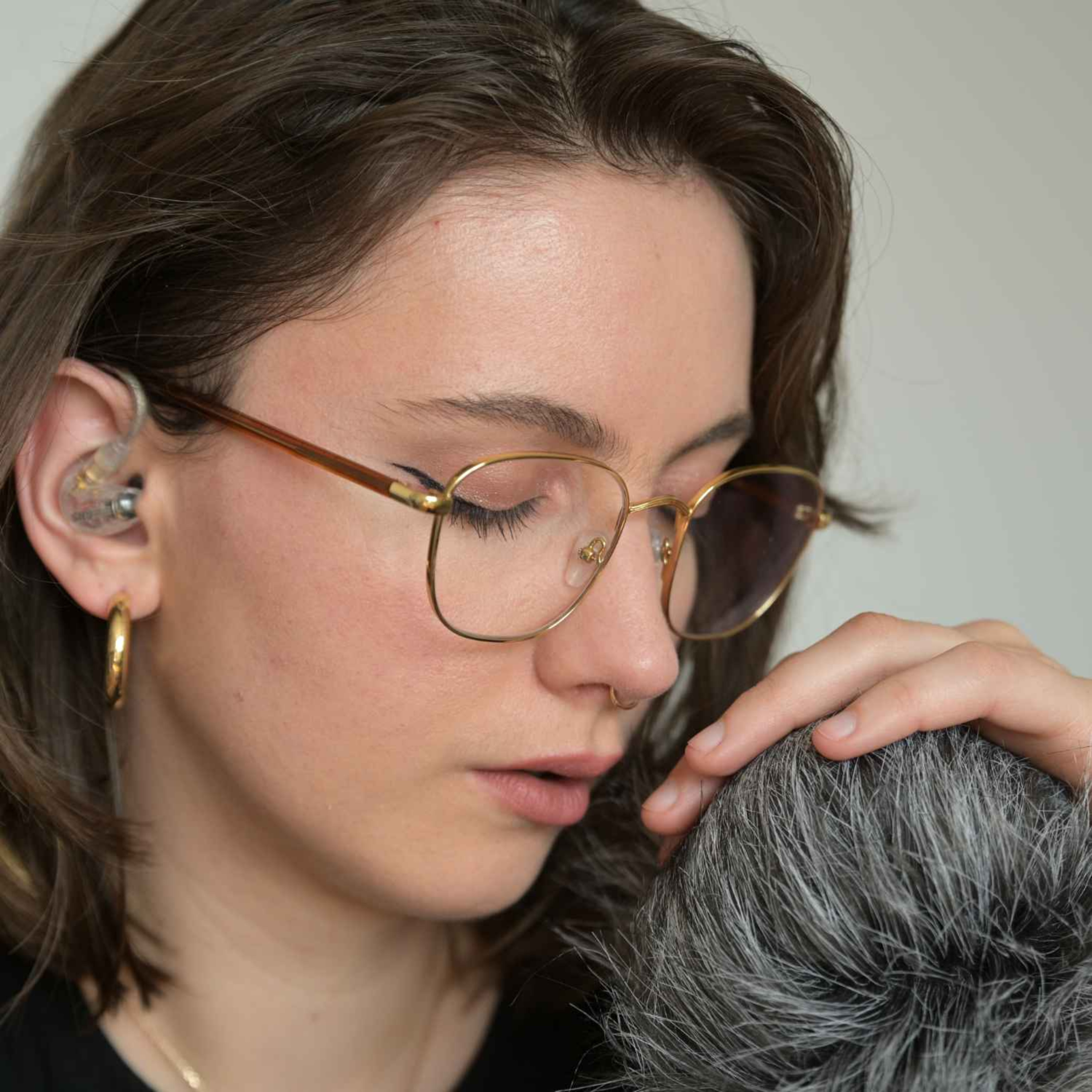 ASMR - Old School triggers [Scalp massage, ear cupping, trigger words]