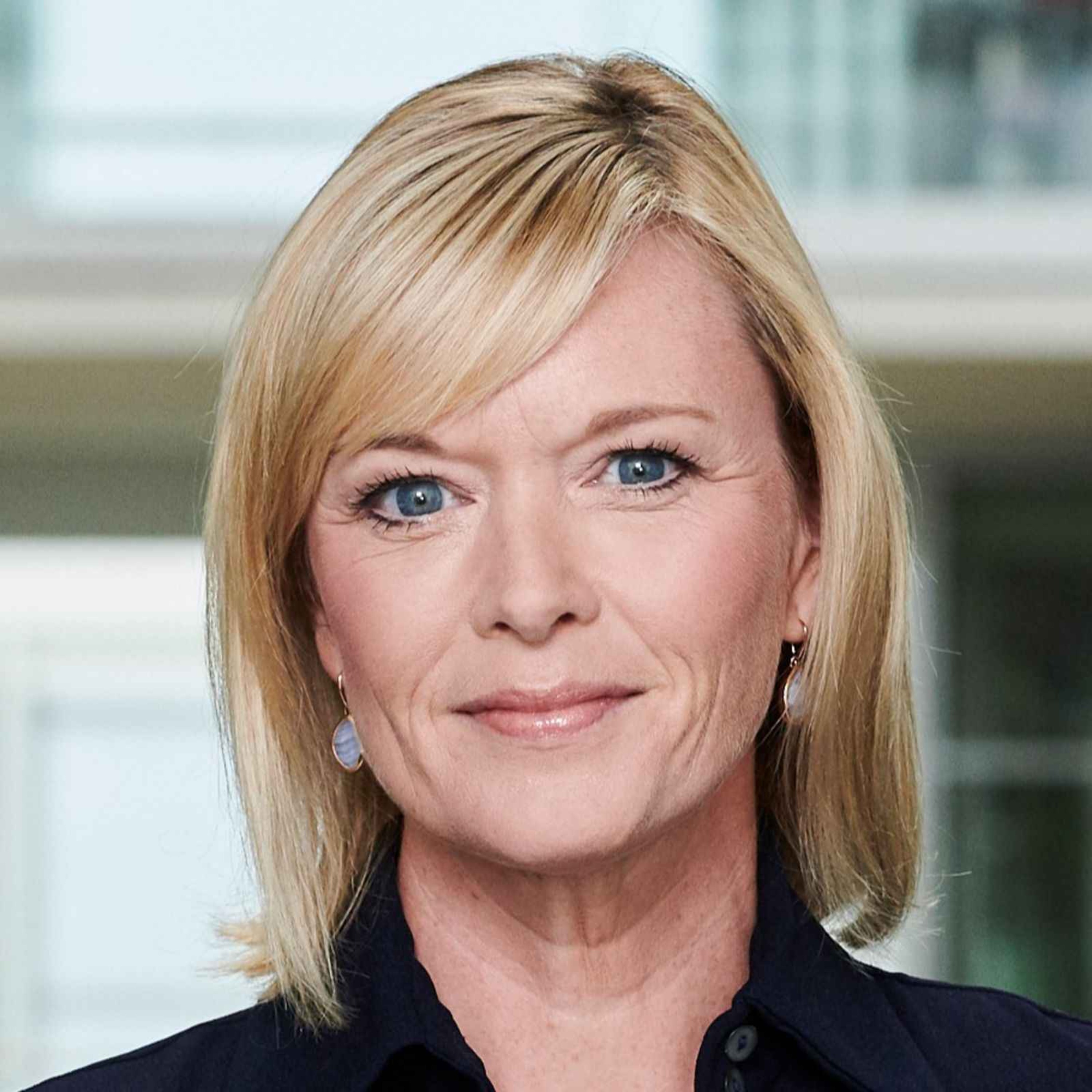 ITV News with Julie Etchingham episode artwork