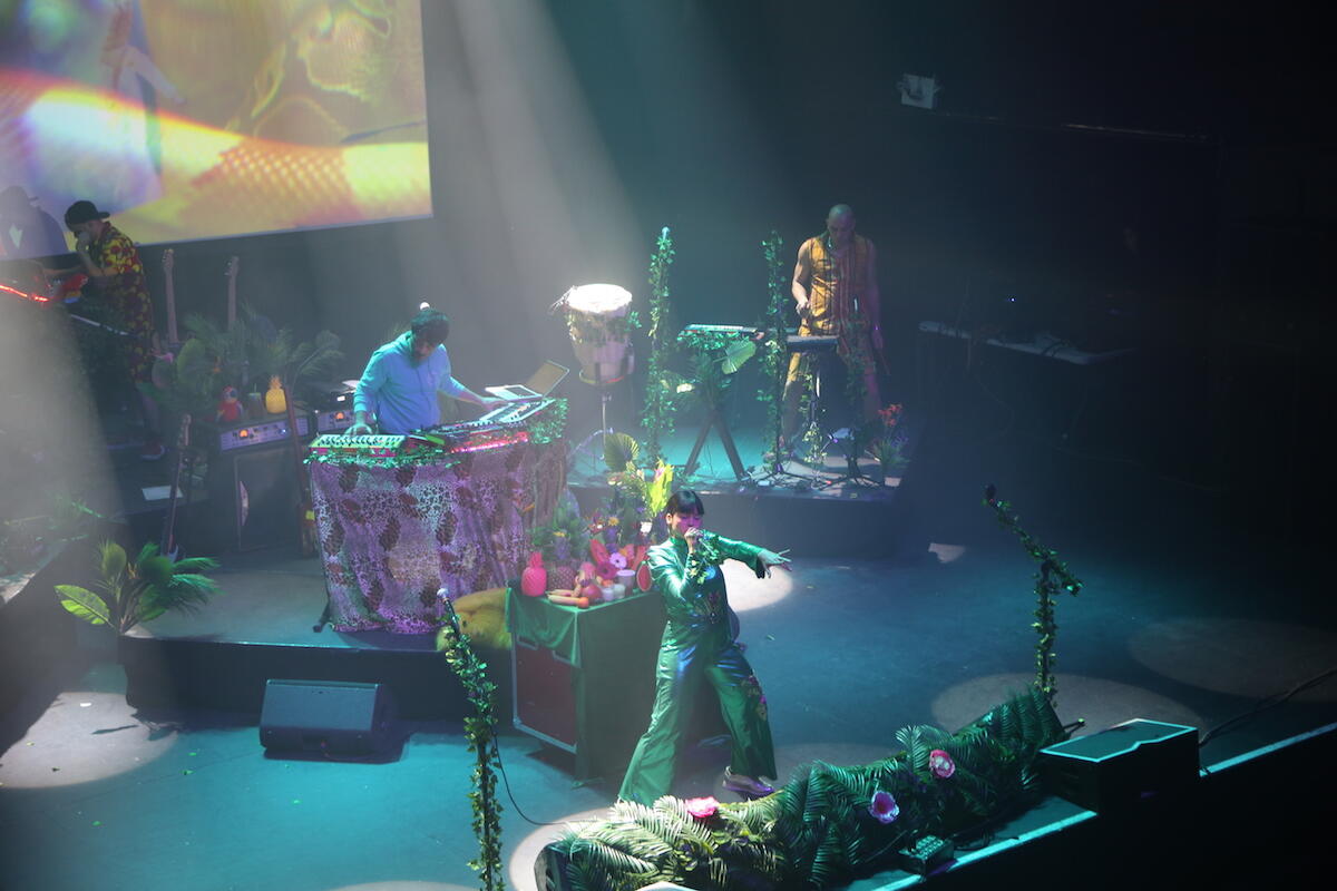 Thumbnail for "195: Checking In With Simón Mejía of Bomba Estéreo EN ESPAÑOL". Thumbnail for "195: Checking In With Simón Mejía of Bomba Estéreo EN ESPAÑOL".