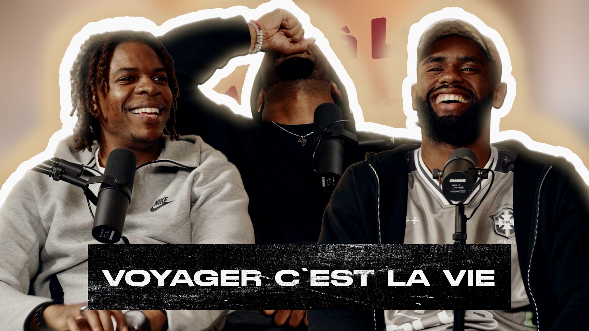 Comme à La Maison - S02E05 - Voyager c'est la vie