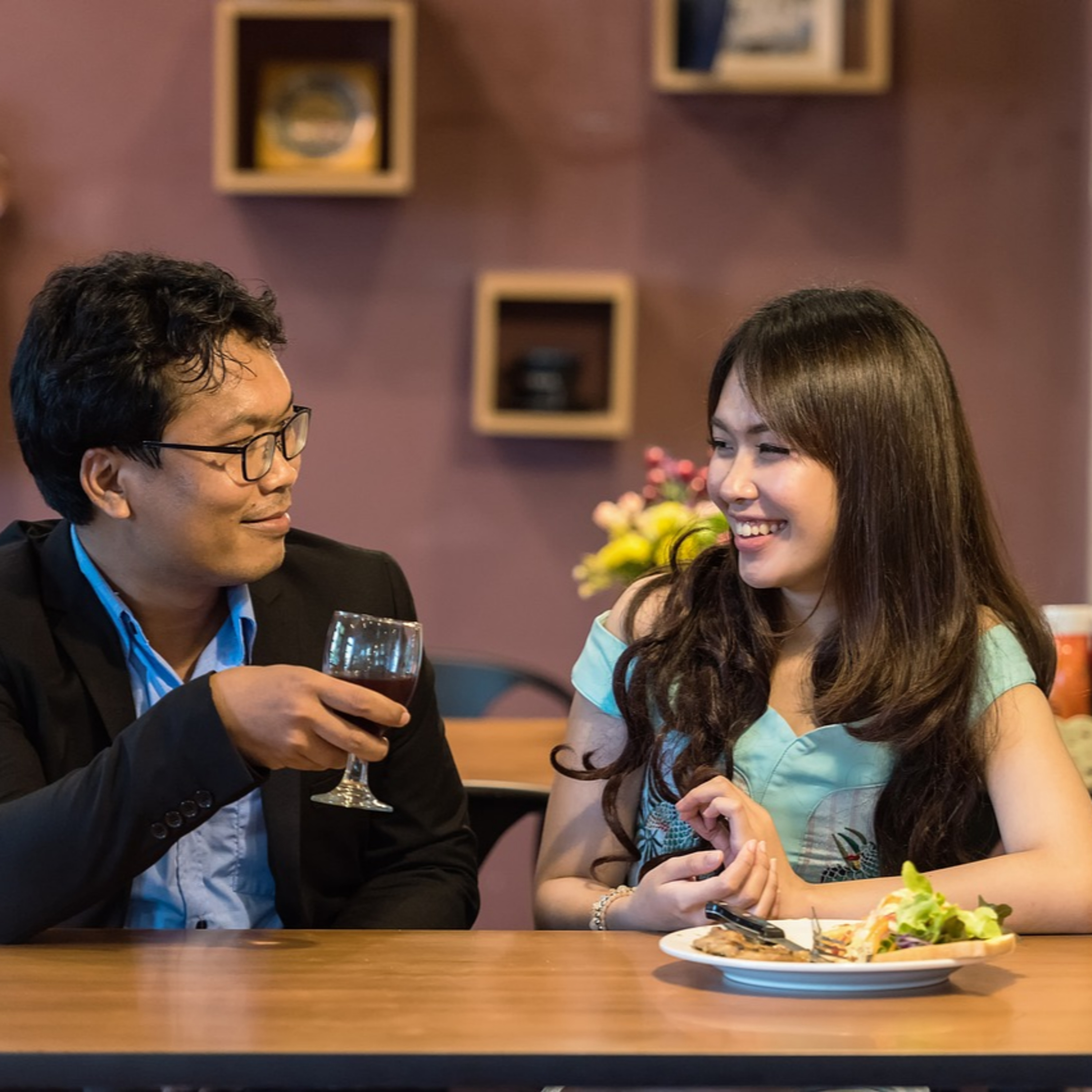 Safe Dating (How to date safely) Suzie The Dating Diva