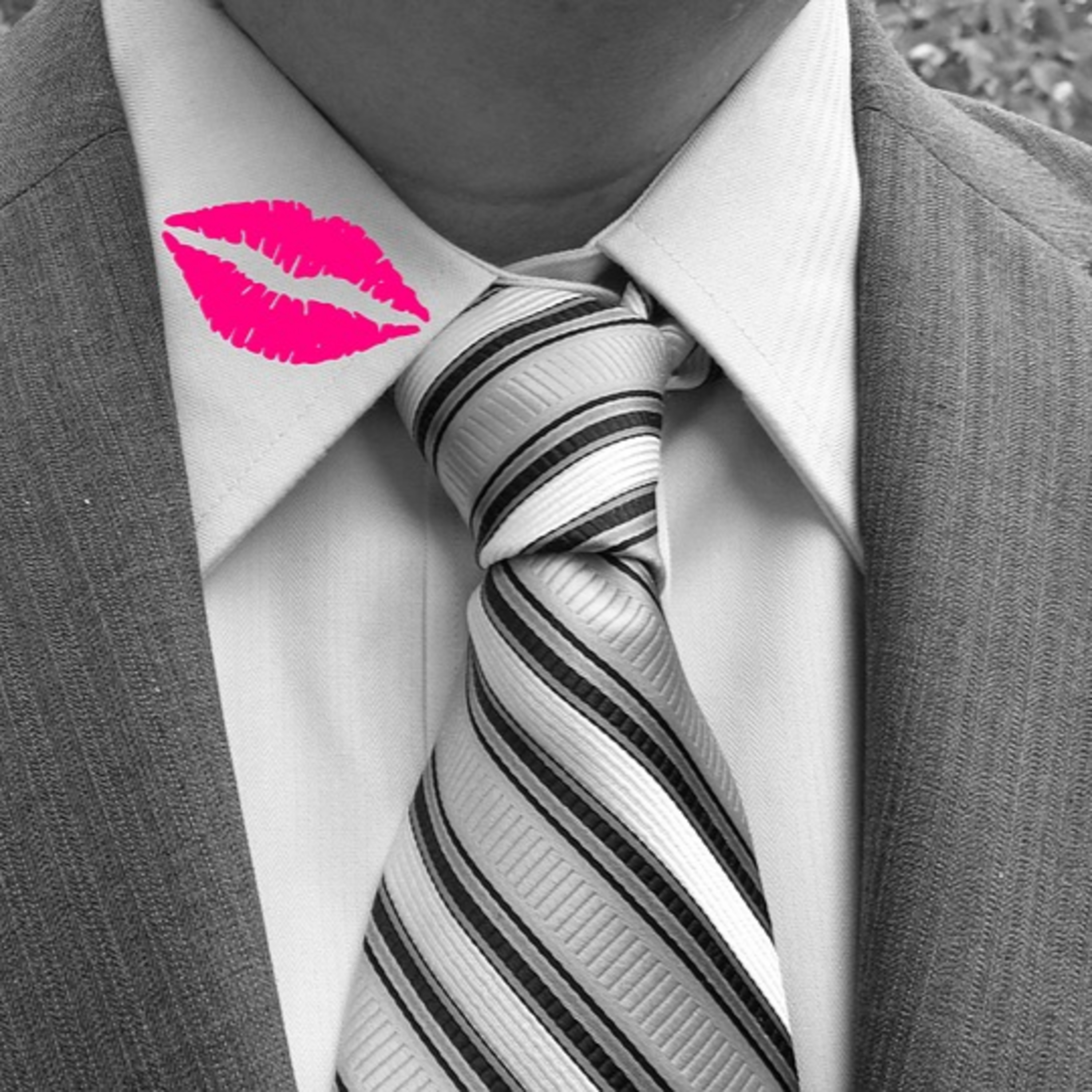 How can I be a better flirt? (Ask Your Dating Expert Suzie)