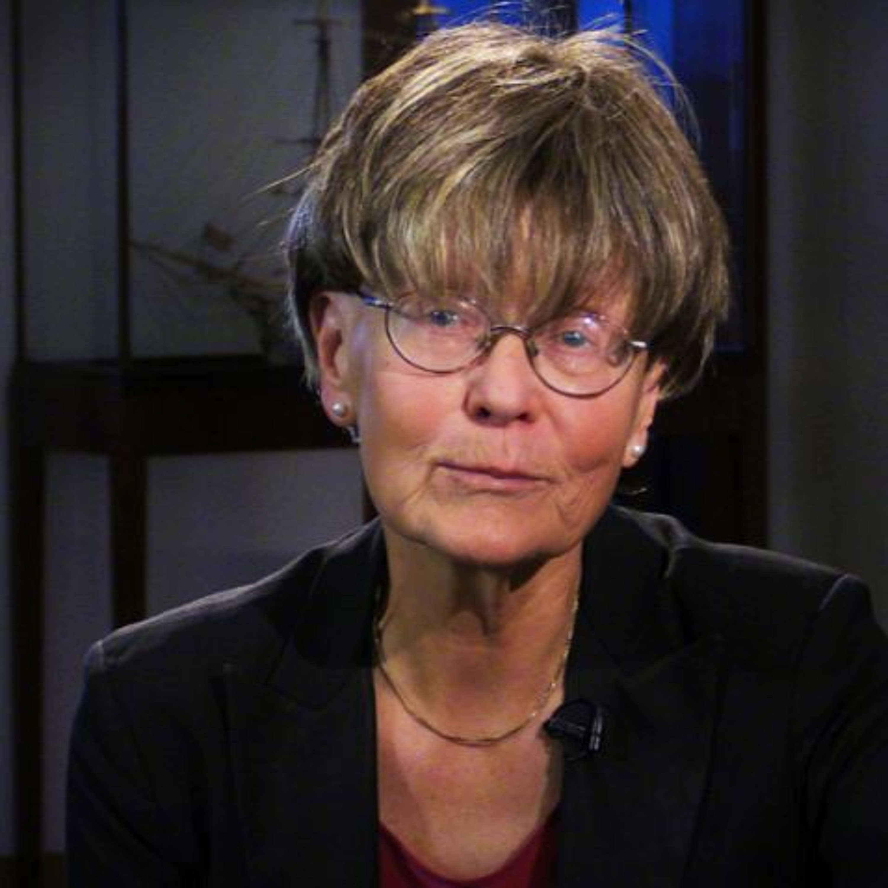 Podcastbild: 48. Luthersson läser världslitteraturen 2018 – Om Alexis De Tocqueville med Ulla Gudmundson