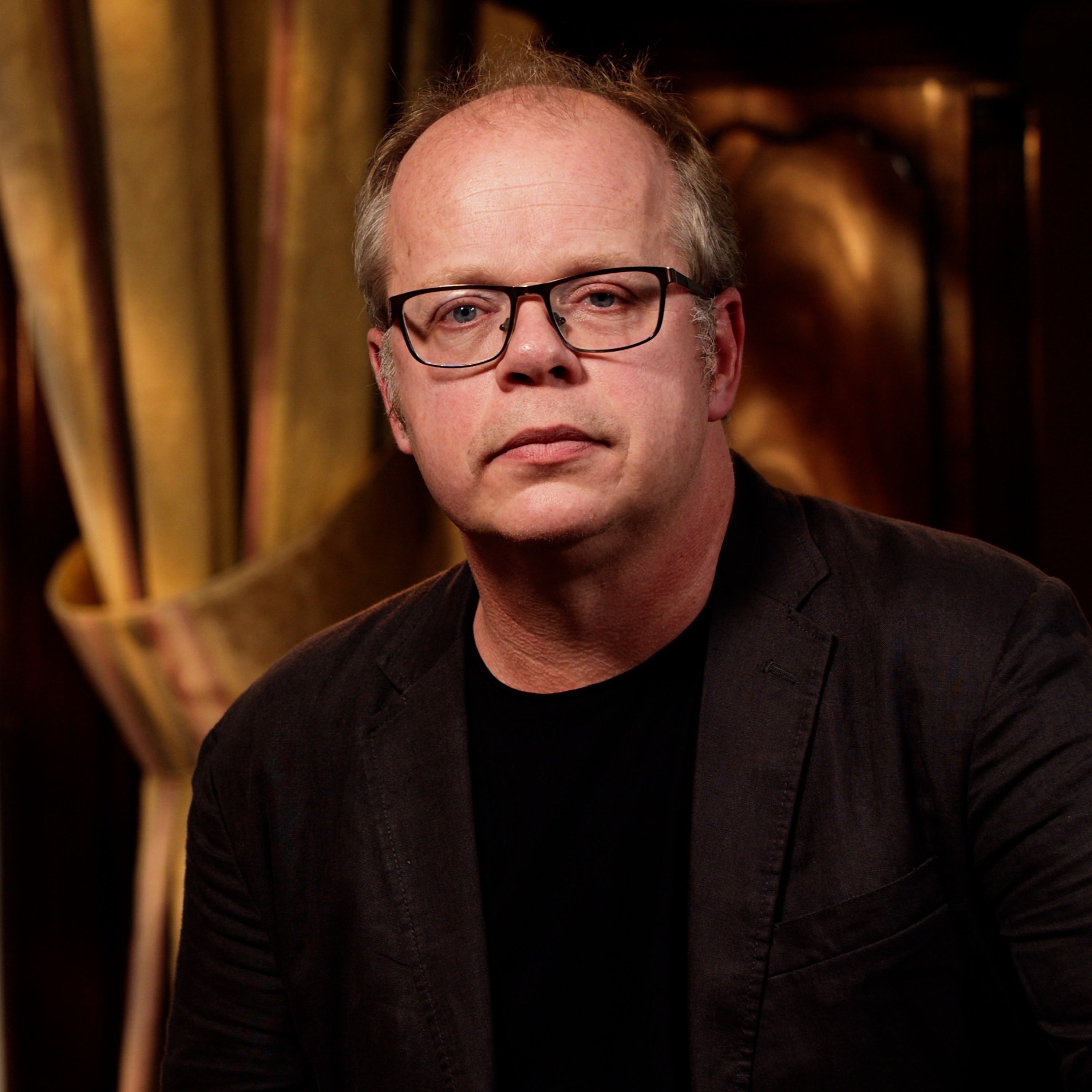 Podcastbild: 36. Veckans bok 2021 – Tyrannens tid med Magnus Västerbro