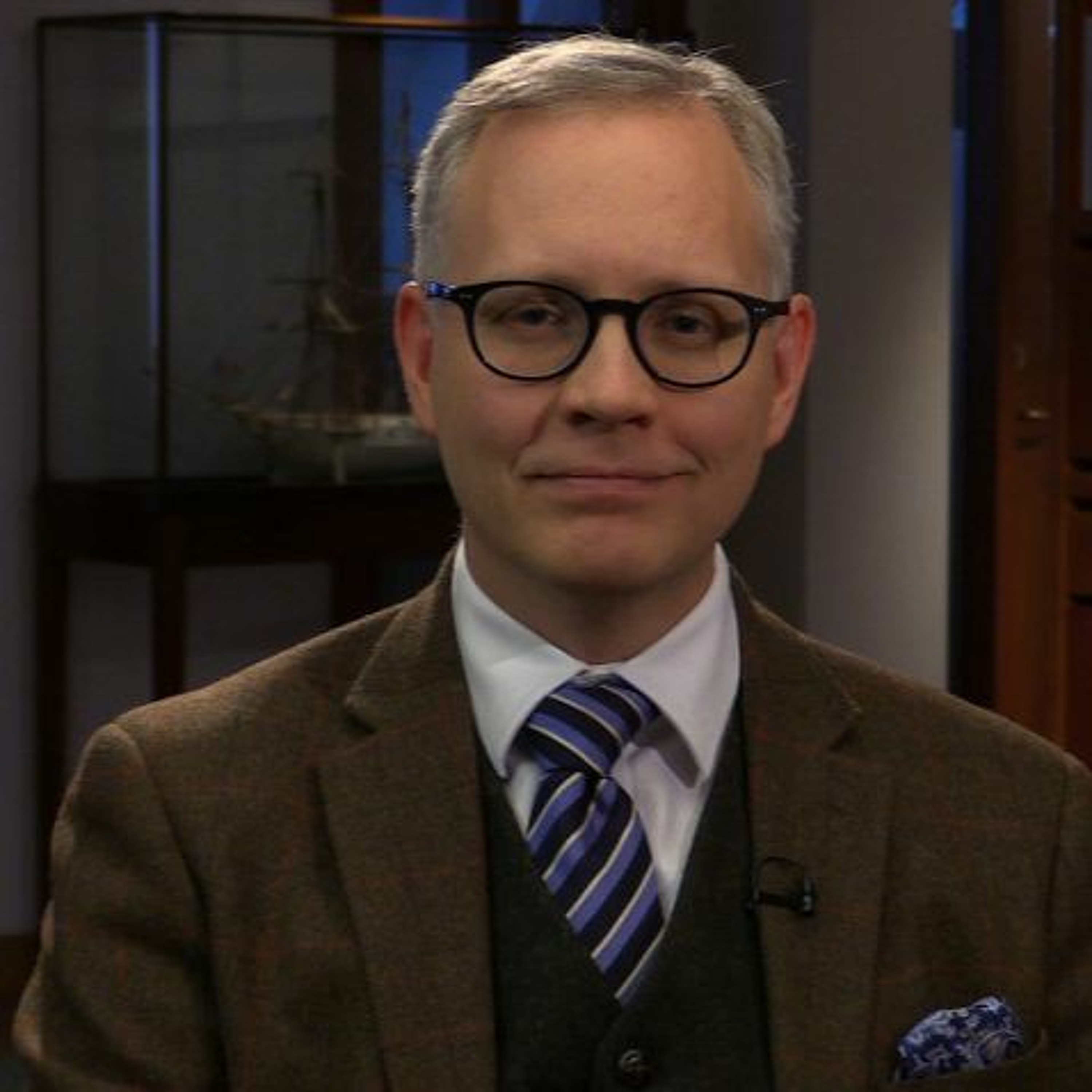 Podcastbild: 46. Luthersson läser världslitteraturen 2018 – Om hinduismens heliga skrifter med Måns Broo