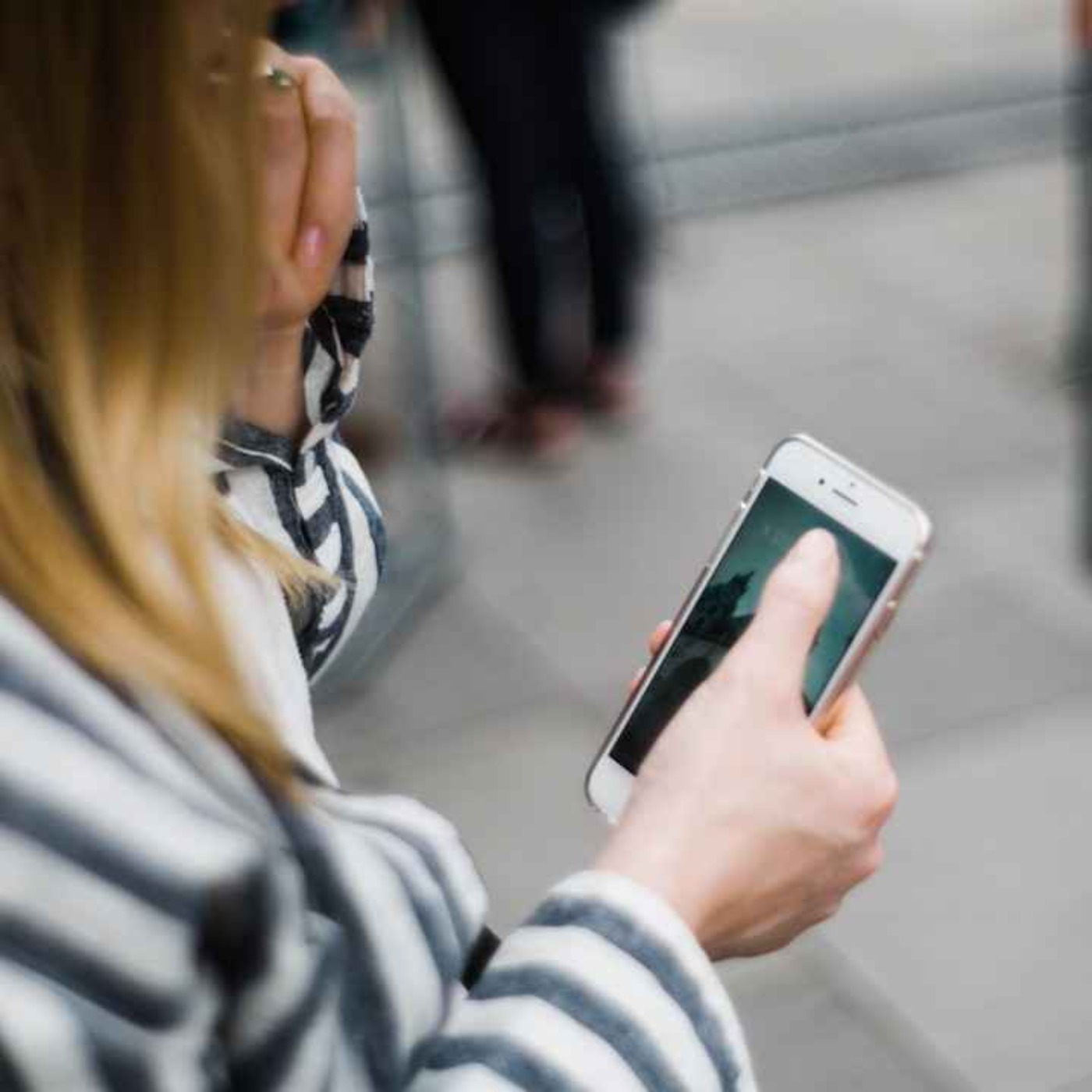 Teens are spending most of the school day on their phones / Why you can't remember where the remote is / Why haven't we heard from aliens? episode artwork