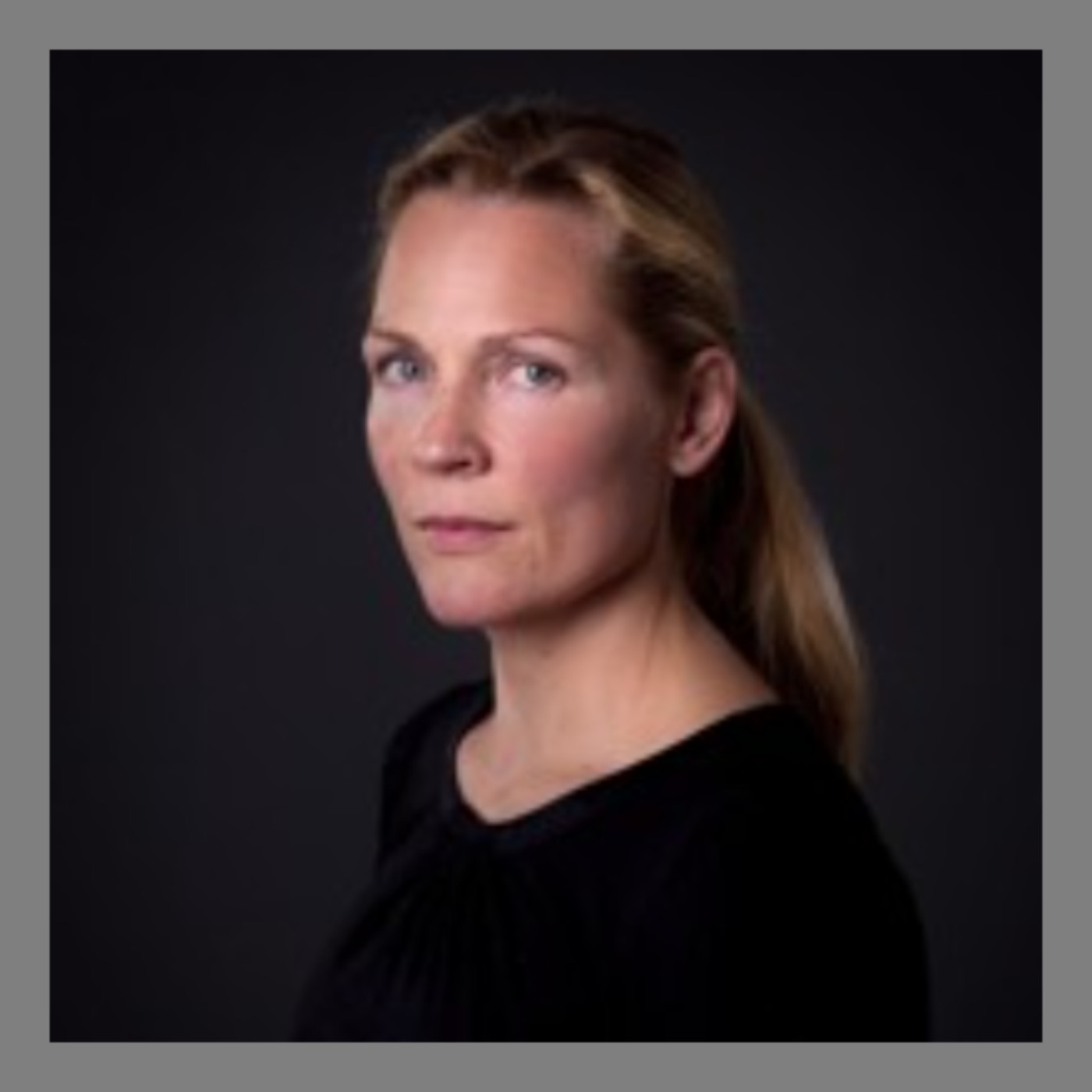 #42: Åsne Seierstad om sin bok To søstre (fra Stavanger sakprosafestival) episode artwork