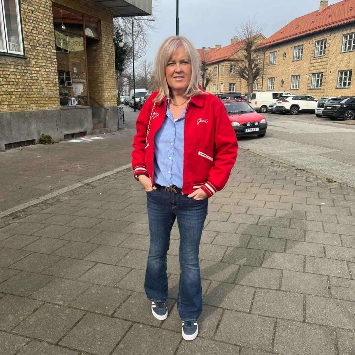104. Jennie Simmat  -  När jag är glad idag är jag glad hela vägen inifrån! episode artwork
