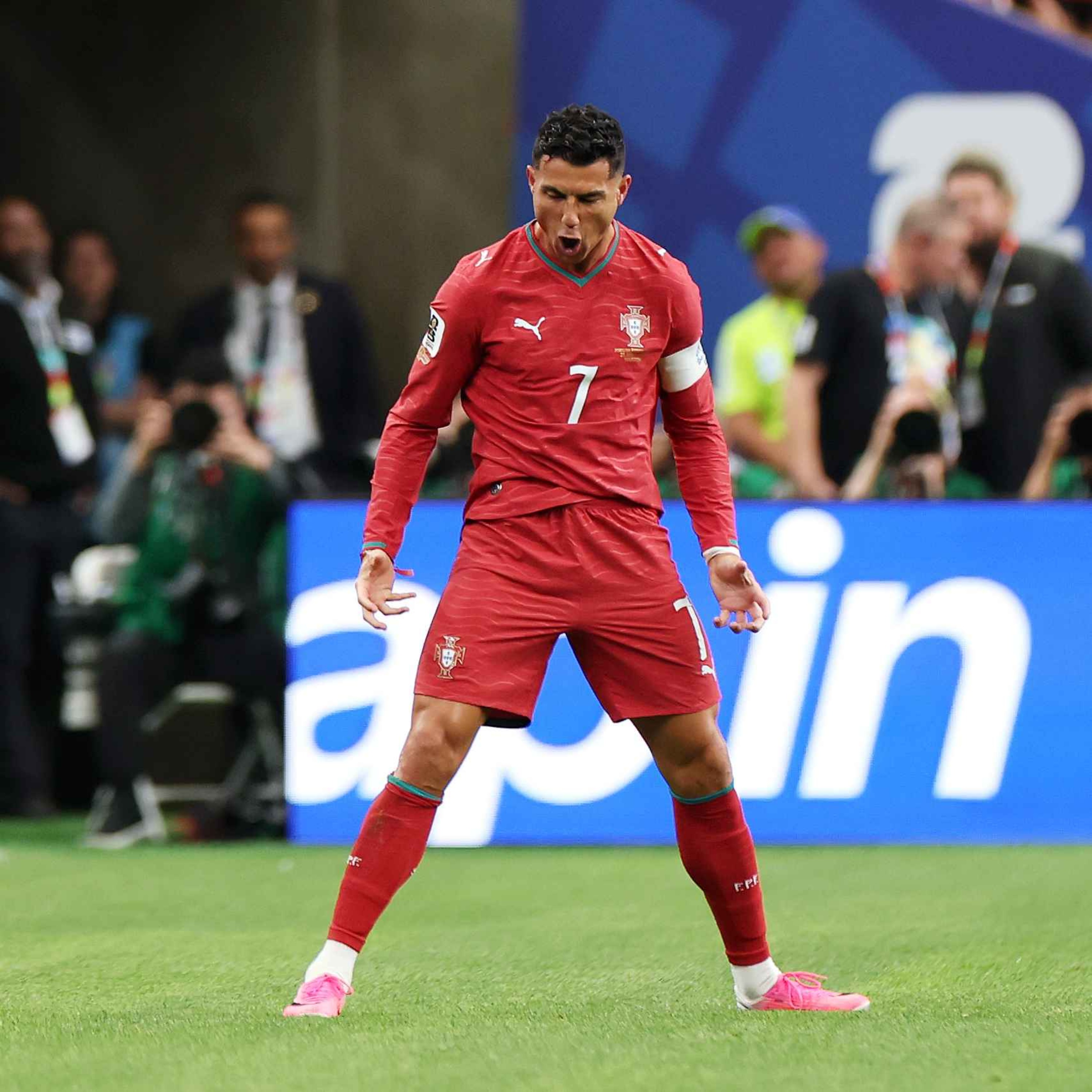 Ronaldo Returns, as England Disappear episode artwork