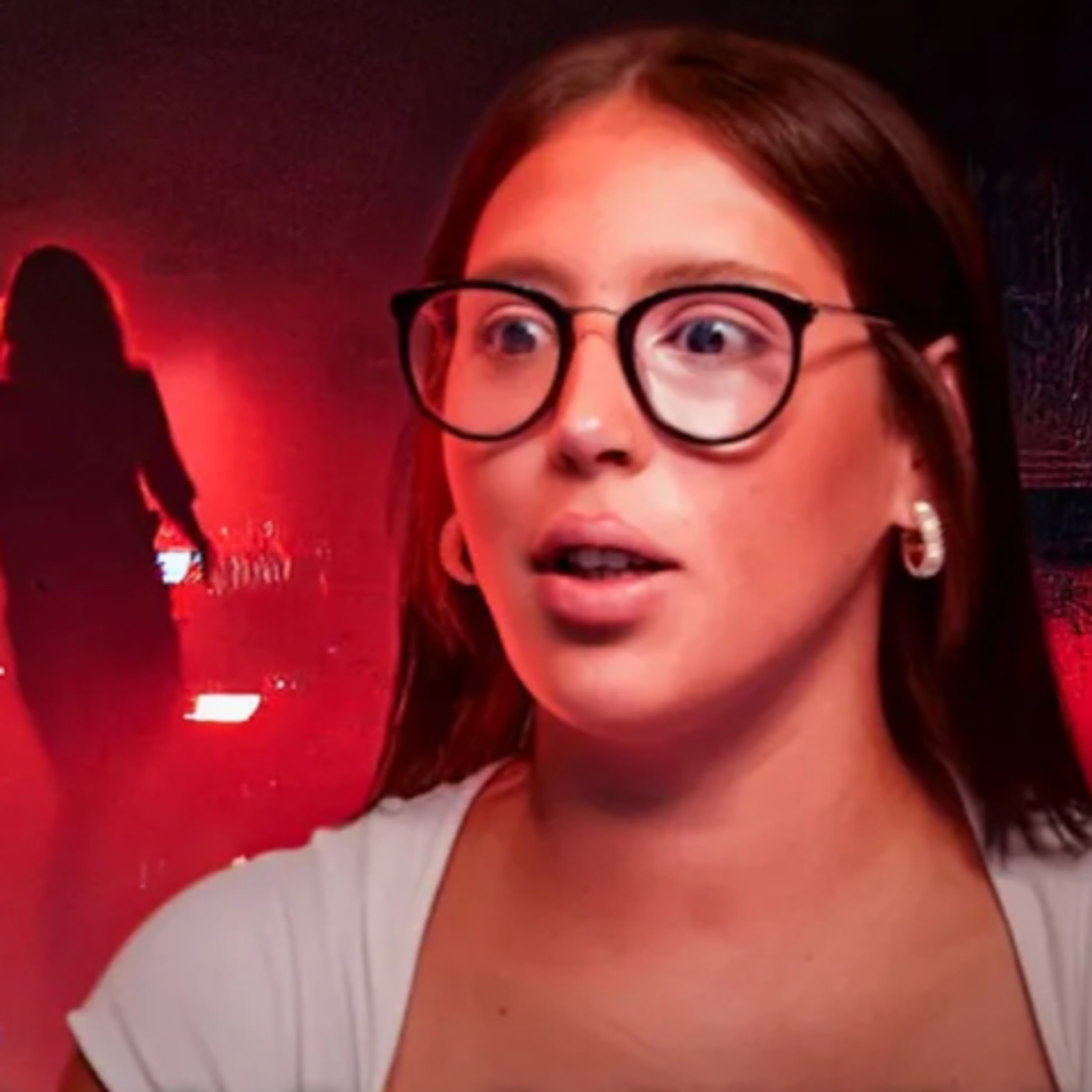 SON MARI L'A P*IGNARDÉE DE 32 COUPS DE COUTEAUX (Thread Horreur) episode artwork