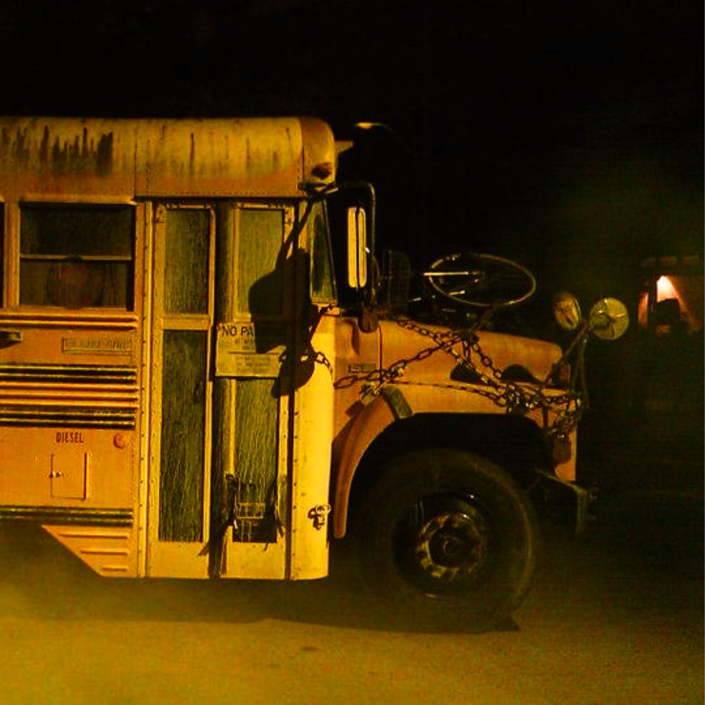 EL AUTOBÚS DE LA NOCHE TIENE UNA SERIE DE REGLAS EXTRAÑAS. episode artwork