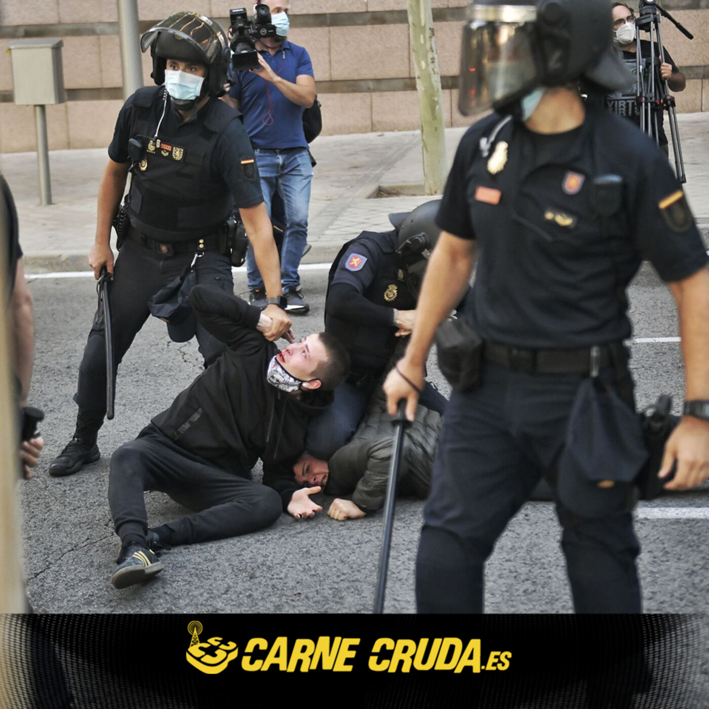 Portada de Carne Cruda - PROGRAMAS