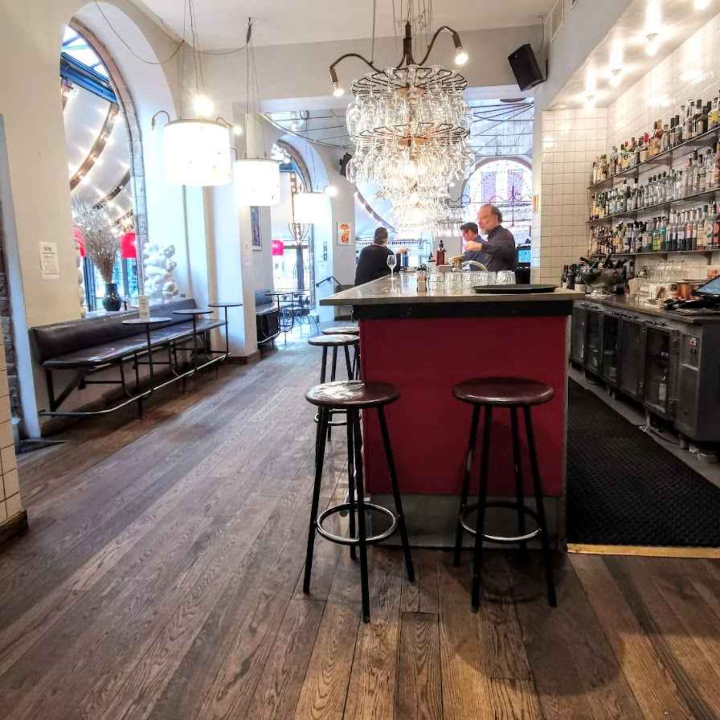 Avlyssnat på bord 28 med Viggo Cavling och Claes de Faire
